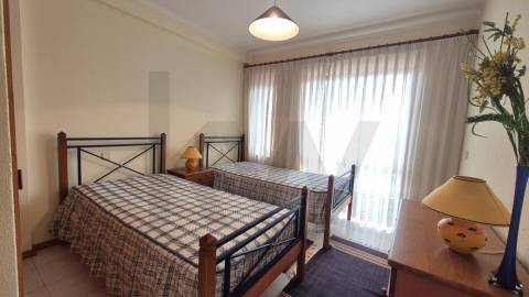 Exclusivo T3 em Mindelo mobilado: Vista Mar, Condomínio Fechado e Piscina