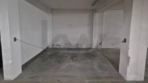 Exclusivo T3 em Mindelo mobilado: Vista Mar, Condomínio Fechado e Piscina