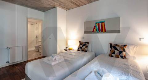 Prédio 7 apartamentos em Propriedade Horizontal Elevada Qualidade com Licença AL