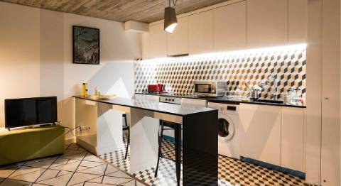 Prédio 7 apartamentos em Propriedade Horizontal Elevada Qualidade com Licença AL