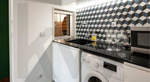 Prédio 7 apartamentos em Propriedade Horizontal Elevada Qualidade com Licença AL