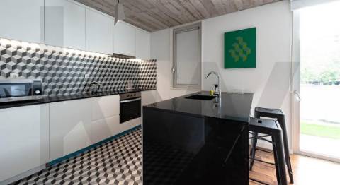 Prédio 7 apartamentos em Propriedade Horizontal Elevada Qualidade com Licença AL