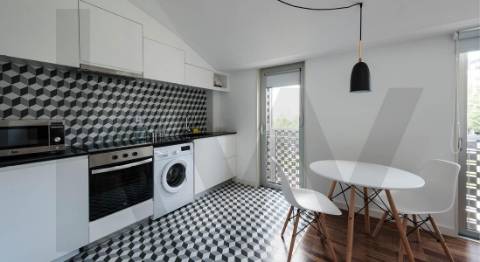 Prédio 7 apartamentos em Propriedade Horizontal Elevada Qualidade com Licença AL