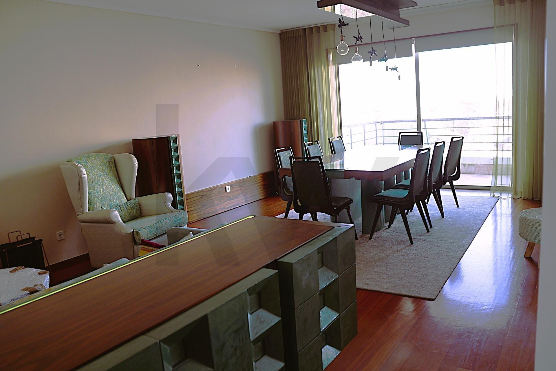 .Apartamento T3 de Prestígio com Vista Mar e Parque da Cidade | Aviz