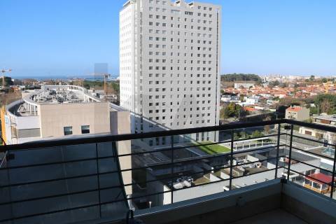 .Apartamento T3 de Prestígio com Vista Mar e Parque da Cidade | Aviz