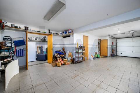 Moradia T4 + 1 Foz / Nevogilde