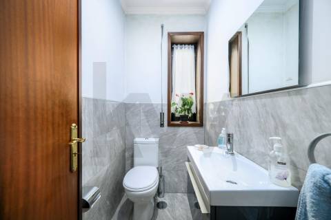 Moradia T4 + 1 Foz / Nevogilde