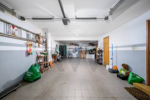 Moradia T4 + 1 Foz / Nevogilde