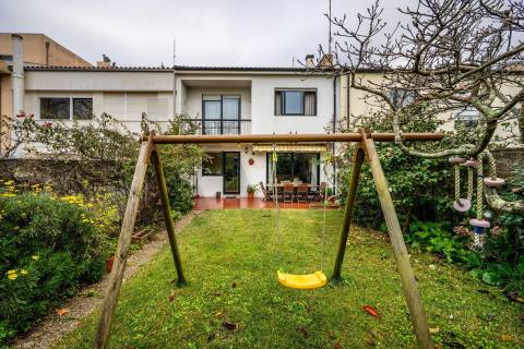 Moradia T4 + 1 Foz / Nevogilde