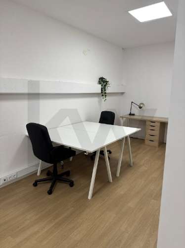 Pavilhão Industrial para Arrendamento em Guifões - 1.744 m2