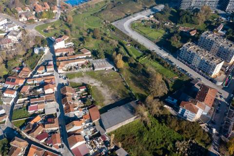 Terreno Urbano com 11.324,10 m2 para Investimento com PIP aprovado Ramalde, Porto 