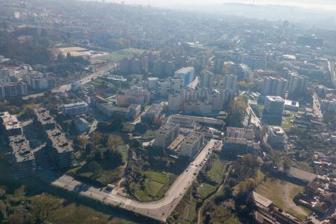 Terreno Urbano com 11.324,10 m2 para Investimento com PIP aprovado Ramalde, Porto 