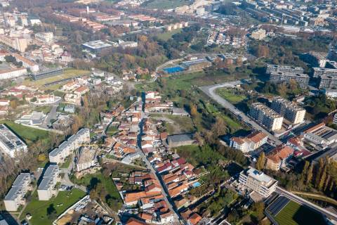 Terreno Urbano com 11.324,10 m2 para Investimento com PIP aprovado Ramalde, Porto 