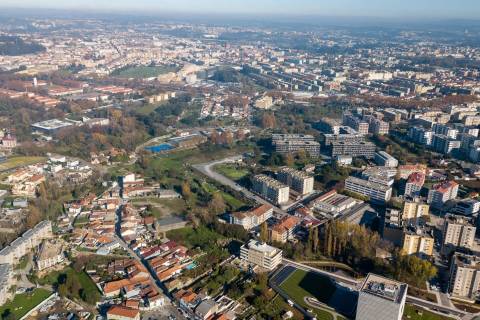 Terreno Urbano com 11.324,10 m2 para Investimento com PIP aprovado Ramalde, Porto 