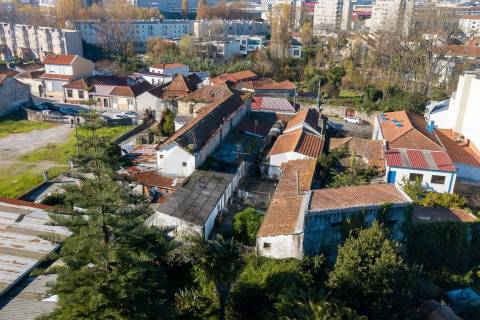 Terreno Urbano com 11.324,10 m2 para Investimento com PIP aprovado Ramalde, Porto 