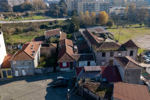 Terreno Urbano com 11.324,10 m2 para Investimento com PIP aprovado Ramalde, Porto 