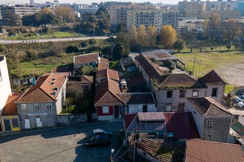 Terreno Urbano com 11.324,10 m2 para Investimento com PIP aprovado Ramalde, Porto 