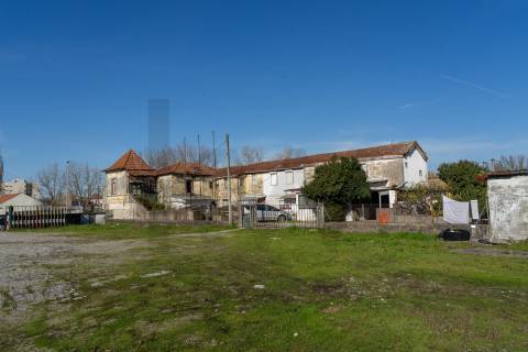 Terreno Urbano com 11.324,10 m2 para Investimento com PIP aprovado Ramalde, Porto 