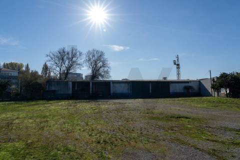 Terreno Urbano com 11.324,10 m2 para Investimento com PIP aprovado Ramalde, Porto 