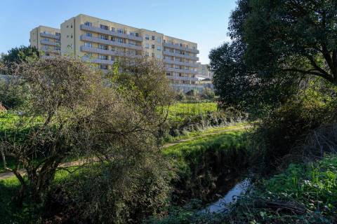 Terreno Urbano com 11.324,10 m2 para Investimento com PIP aprovado Ramalde, Porto 