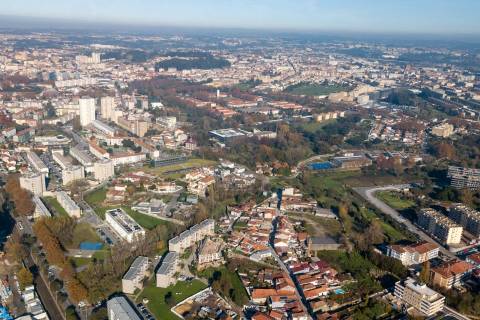 Terreno Urbano com 11.324,10 m2 para Investimento com PIP aprovado Ramalde, Porto 