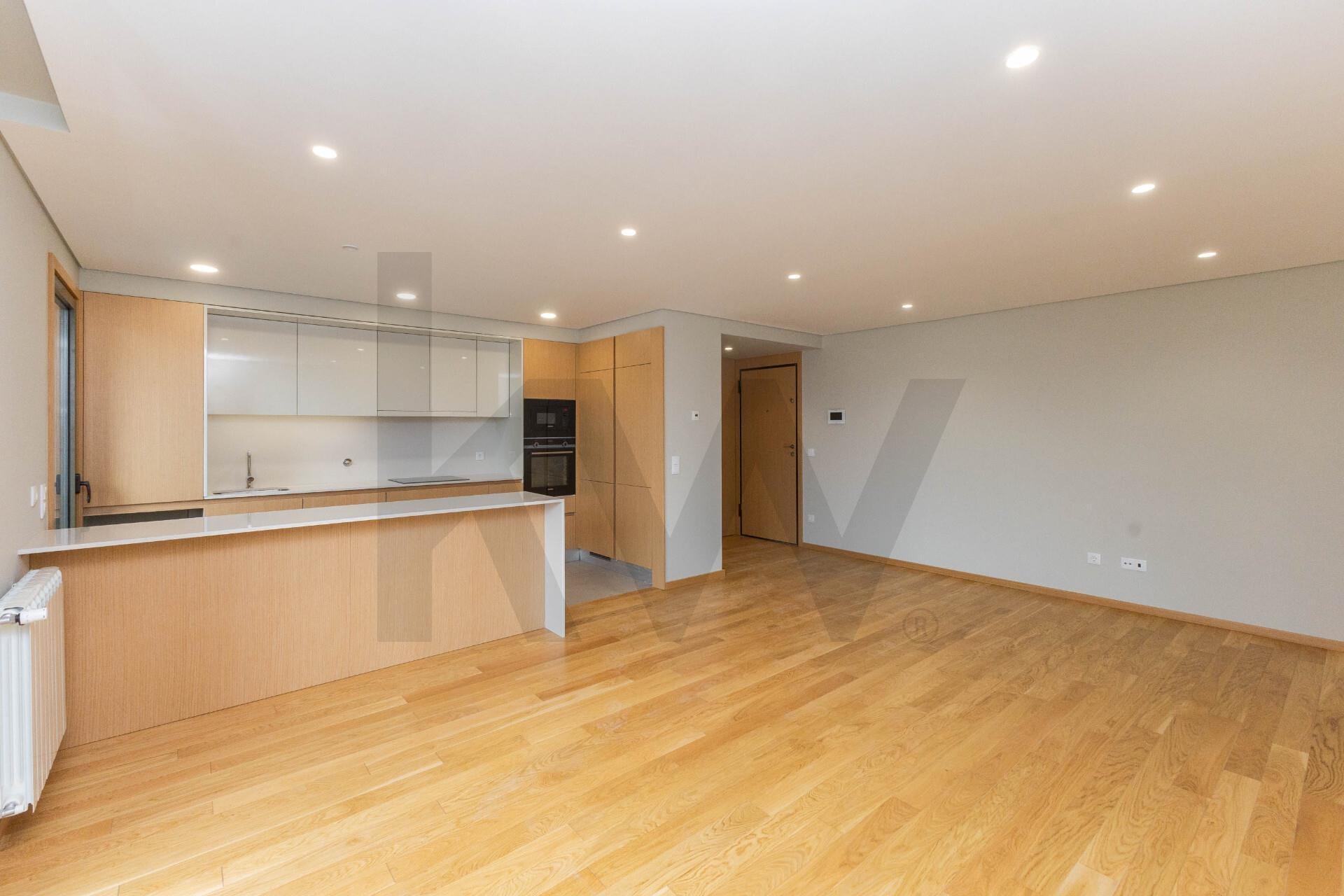 T1 Novo com Varanda, Garagem e Arrumo em Paranhos, Quinta do Covelo, Porto