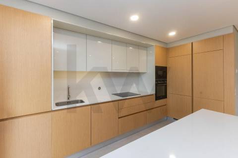 T1 Novo com Varanda, Garagem e Arrumo em Paranhos, Quinta do Covelo, Porto