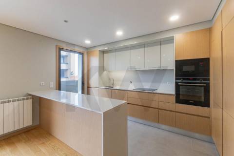 T1 Novo com Varanda, Garagem e Arrumo em Paranhos, Quinta do Covelo, Porto