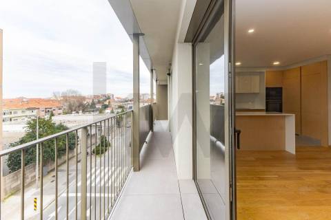 T1 Novo com Varanda, Garagem e Arrumo em Paranhos, Quinta do Covelo, Porto
