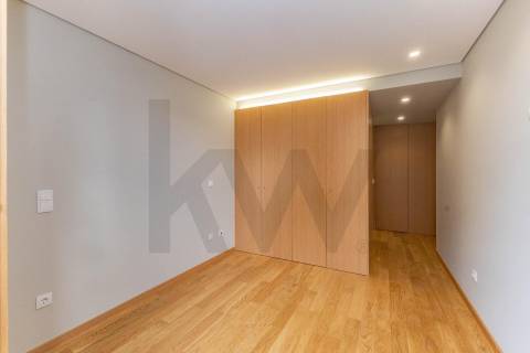 T1 Novo com Varanda, Garagem e Arrumo em Paranhos, Quinta do Covelo, Porto