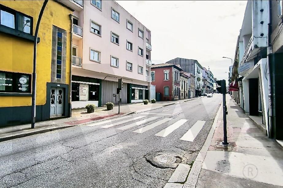 Garagem – Rua do Carvalhido, Porto