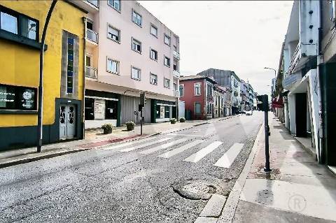 Garagem – Rua do Carvalhido, Porto