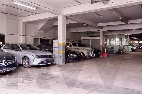 Garagem – Rua do Carvalhido, Porto