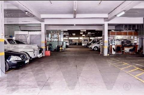 Garagem – Rua do Carvalhido, Porto