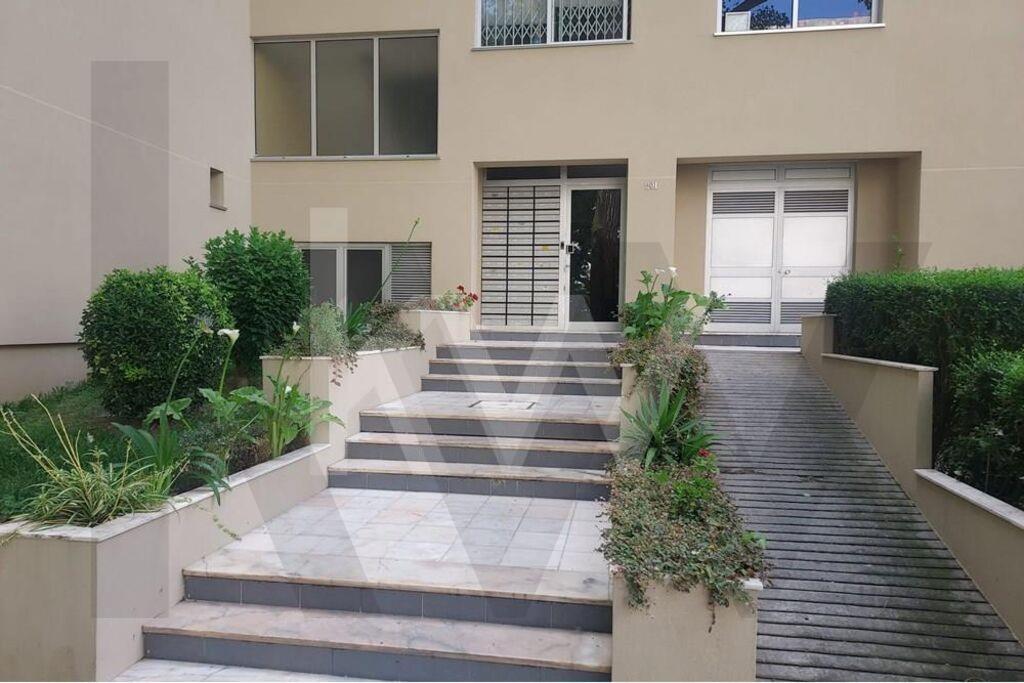 T1 Prelada, junto à estação do metro de Ramalde e rede de Autocarro