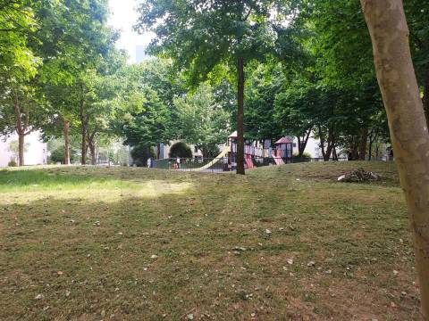 T1 Prelada, junto à estação do metro de Ramalde e rede de Autocarro