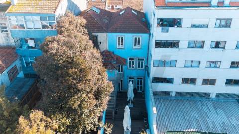 Design e Sofisticação no Bonfim: Moradia T4 de Luxo com Terraço a Poente