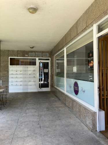 Arrendamento de apartamento T2 parcialmente mobilado, com varanda e garagem, em Ramalde