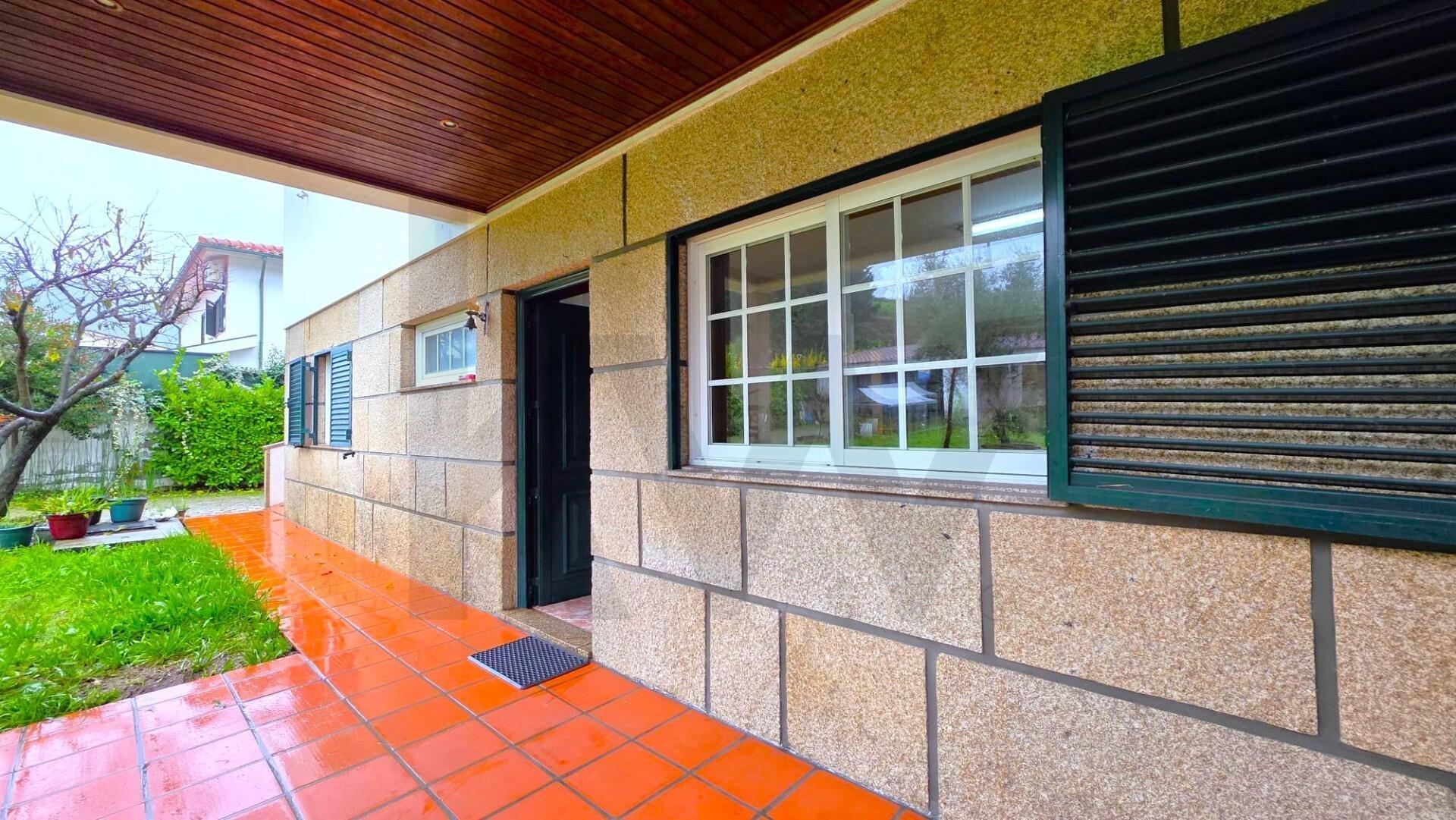 Moradia Multifamiliar T5, area reservada em Amarante