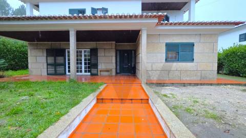 Moradia Multifamiliar T5, area reservada em Amarante