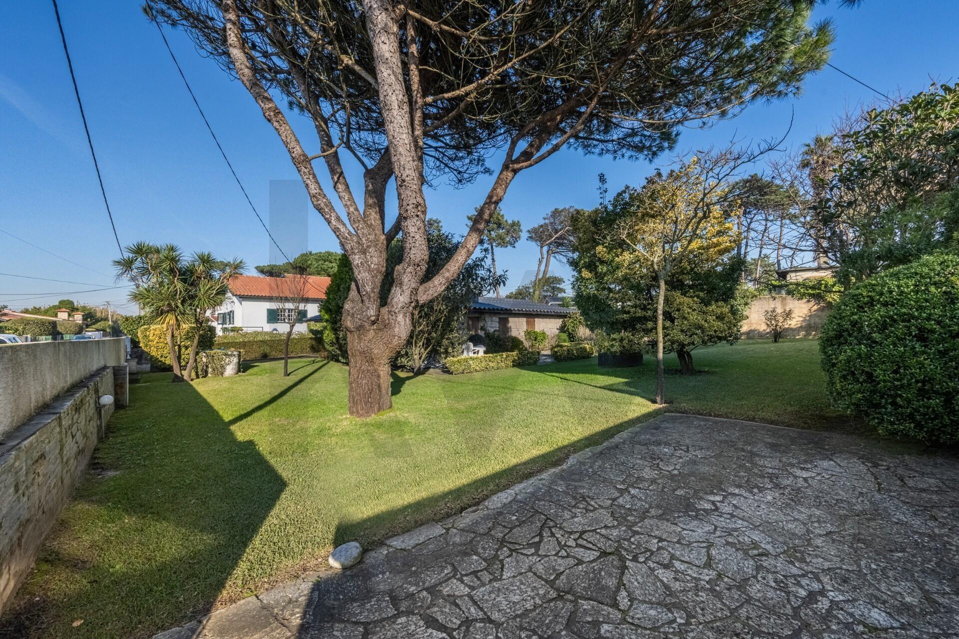 👉 Moradia Térrea Exclusiva: O Refúgio Perfeito a 200m da Praia ⛱️