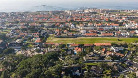 👉 Moradia Térrea Exclusiva: O Refúgio Perfeito a 200m da Praia ⛱️