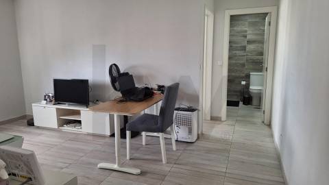Apartamento T1 em Vila Nova de Gaia – Vila d'Este | Localização Privilegiada Junto ao Metro