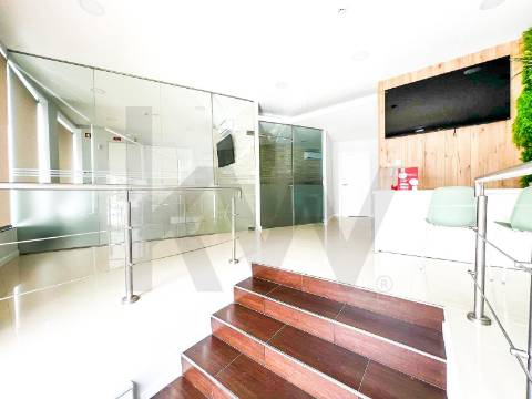 Loja Premium a 650m de Santo Ovídeo, Metro