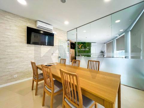 Loja Premium a 650m de Santo Ovídeo, Metro