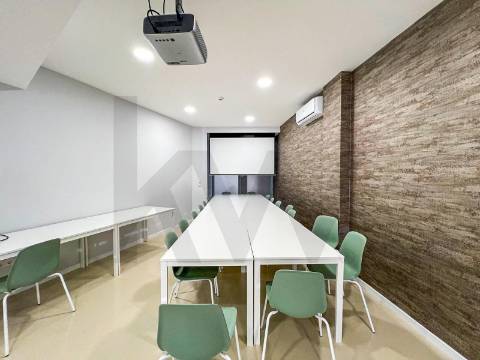 Loja Premium a 650m de Santo Ovídeo, Metro