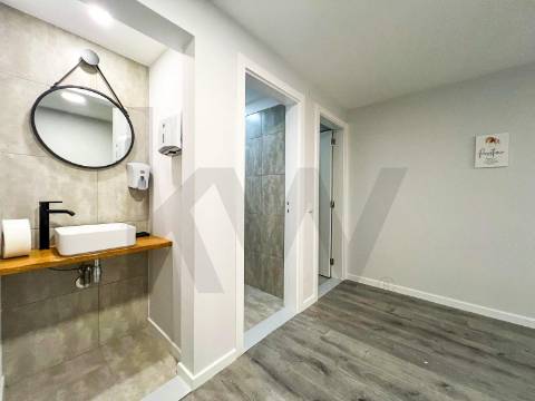 Loja Premium a 650m de Santo Ovídeo, Metro