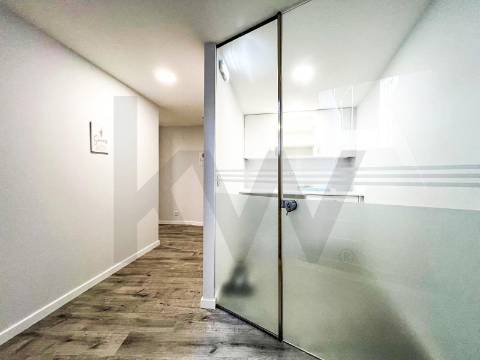 Loja Premium a 650m de Santo Ovídeo, Metro