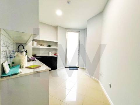 Loja Premium a 650m de Santo Ovídeo, Metro