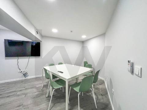 Loja Premium a 650m de Santo Ovídeo, Metro